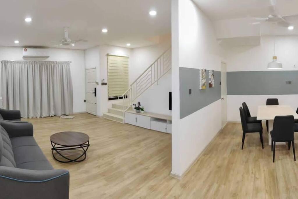 T House Nearby Kuantan East Coast Shopping Mall Zewnętrze zdjęcie